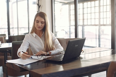 Virtual Taste of an MBA