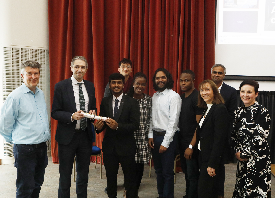 Team Mammoscan, with Minister Simon Harris, President of NCI Professor Gina Quin and Hackathon Judges